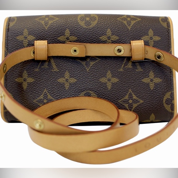 Louis Vuitton Belt & Luggage Tag - Picture 1 of 9